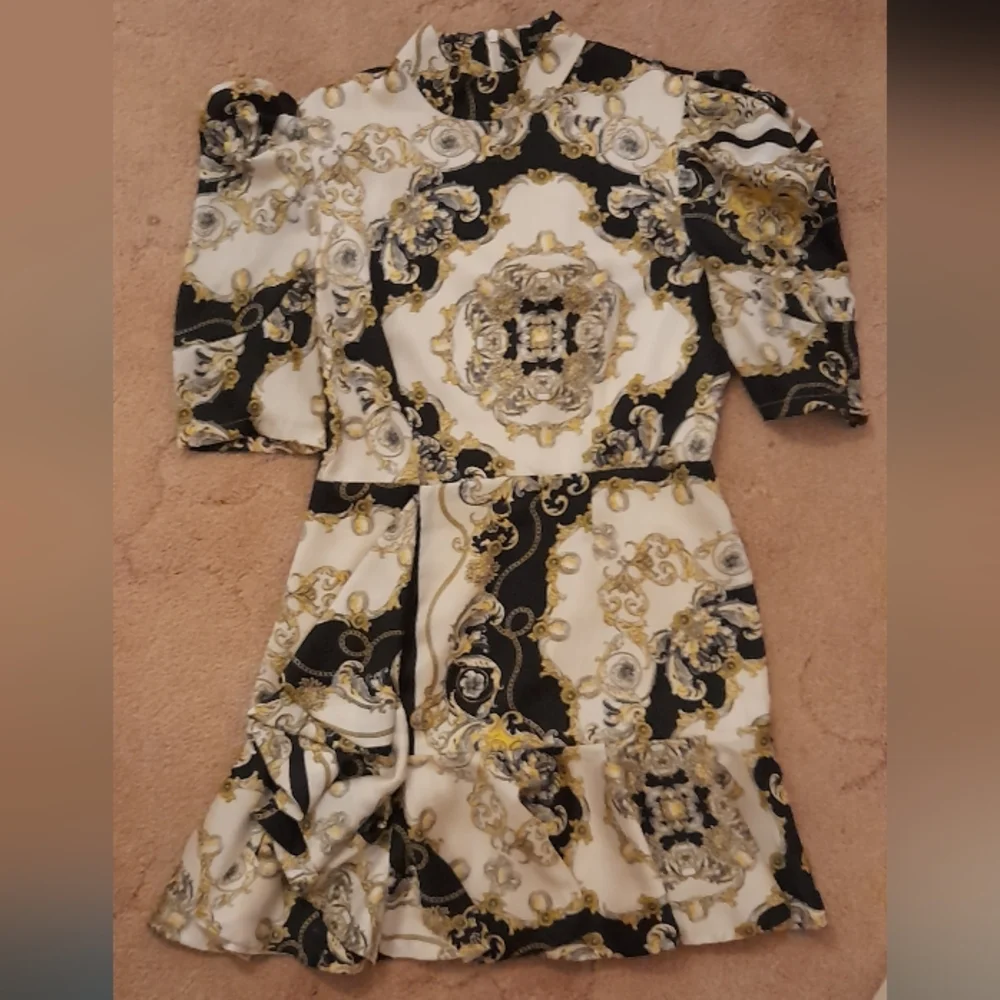 HOST PICK⚜️Bardot Short Sleeve Dress Size 12 - Picture 7 of 8